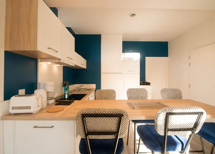 La Belle Terrasse Avec Climatisation Et Parking Prive Lägenhet